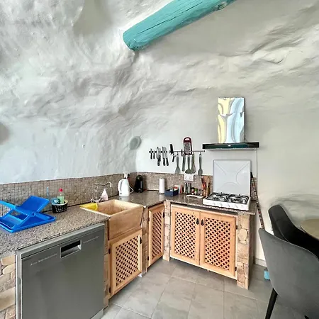 Holiday home Cave Ed Yara And Nadieh With Prm Facilities